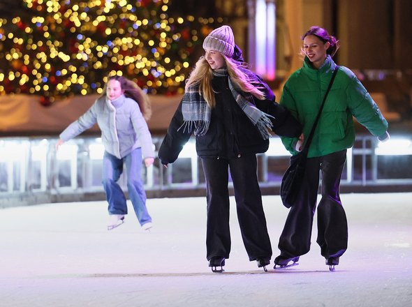 Пять лучших катков Москвы с прокатом и инфраструктурой