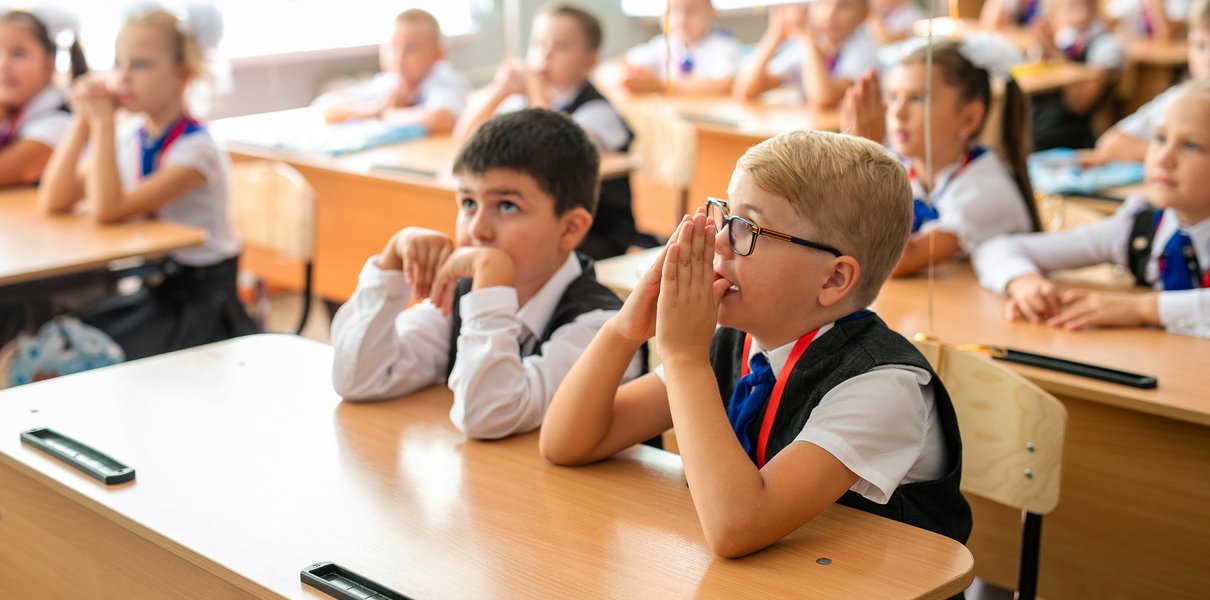 Ребёнок идёт в первый класс. Как наладить контакт с его учителем?