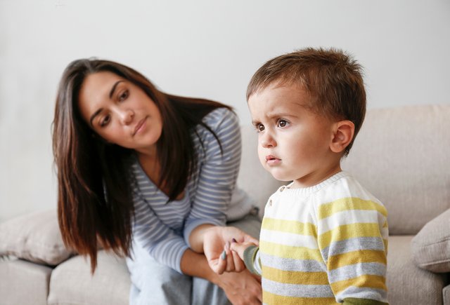 Ребёнок, который с радостью ходил в детский сад, плачет и больше туда не хочет. Что делать?