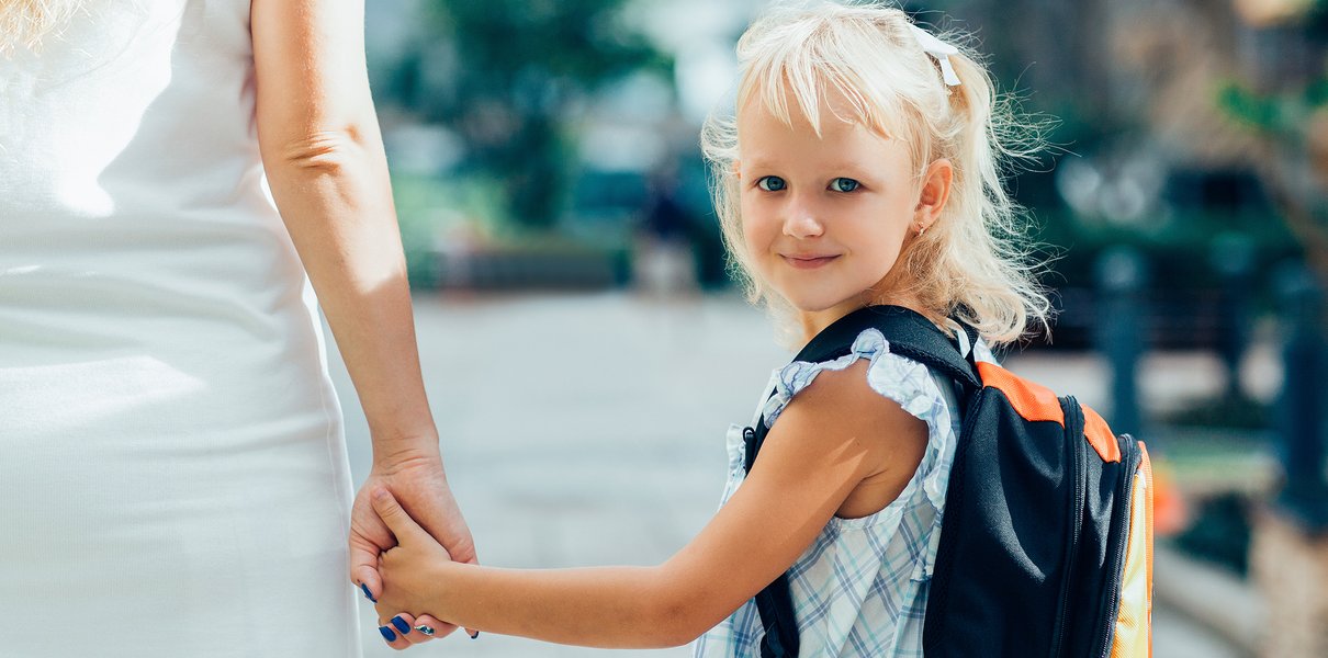 Можно ли перевести ребёнка в другую школу в конце года | Мел