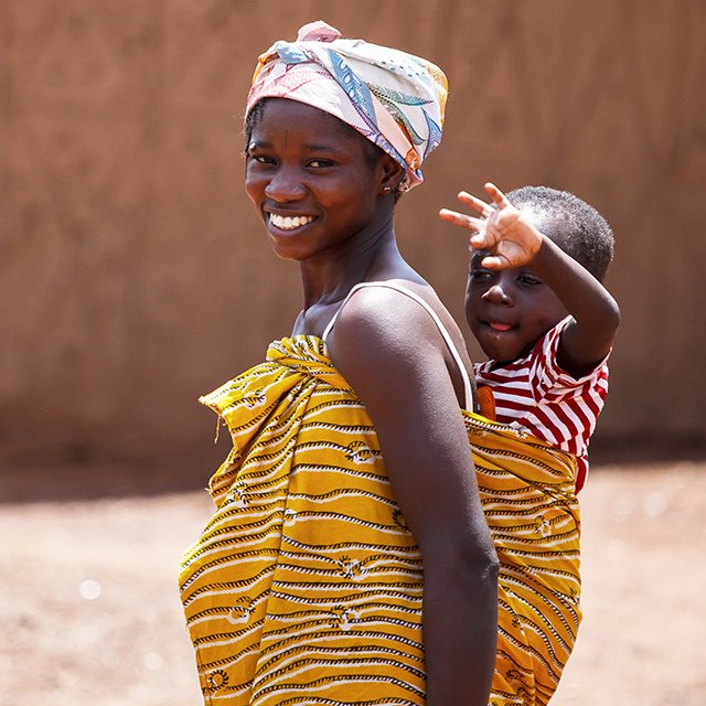 "Ребенок приносит в школу прутик, которым его будут наказывать". Как учат и воспитывают детей в Гане