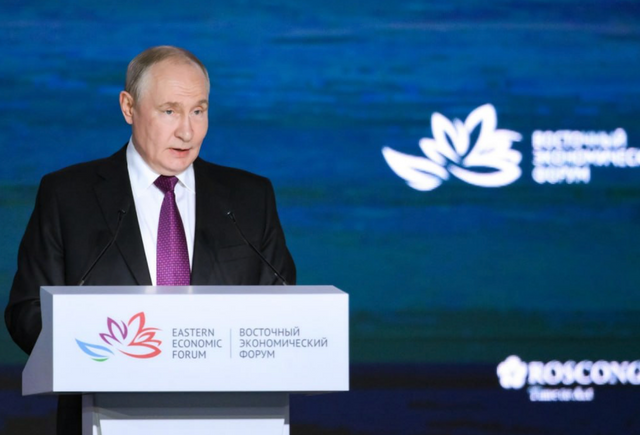 Путин заявил, что насильно "выдавливать" школьников после 9-го класса нельзя