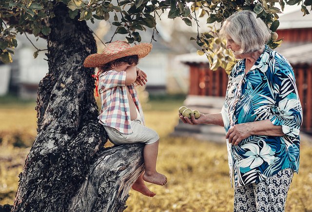 Что бесит репетиторов в родителях, а родителей в бабушках — родных и не только