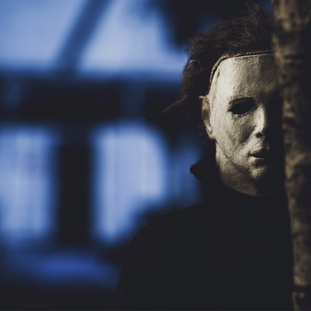 «Посмотрел на кровь и расчлененку — и вот ты уже не злой»: зачем подростки смотрят ужасы и как это на них влияет