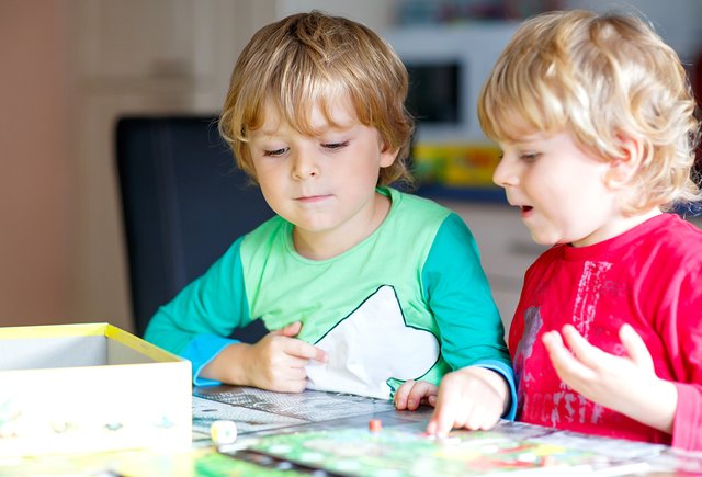 Что делать, если ребёнок не умеет проигрывать?