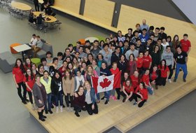 Обложка Двуязычные программы, 12 классов и ледовые арены: как устроены школы в Канаде