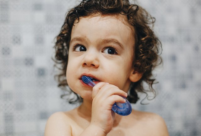 С какого возраста можно использовать зубную пасту детям