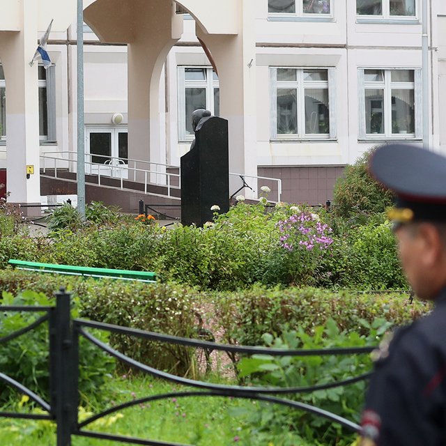 Пятиклассницу из Москвы забрали в полицию за аватарку: что происходит с девочкой и её семьёй сейчас