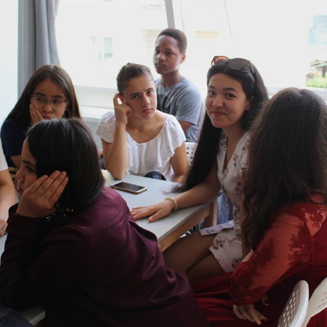 «Дело не в том, что директора не хотят брать этих детей. В школах просто нет мест ни для кого»