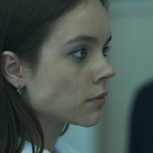 «Тебя в школе не обижают?» Как учителю распознать травлю в детском коллективе (и что с ней нужно делать)