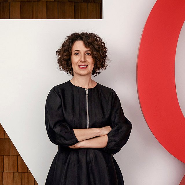 «У меня четверо детей, но я ни разу не была в декрете». Гендиректор «Яндекса» Елена Бунина — о работе и многодетности