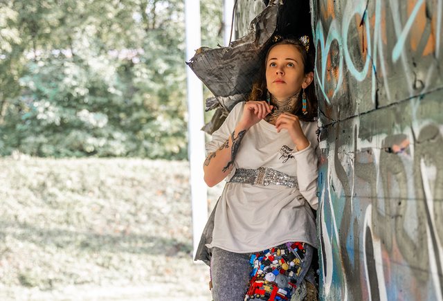 «Хочу донести до людей, что я неопасная»: история Тиши, которая в 33 года узнала, что у нее аутизм