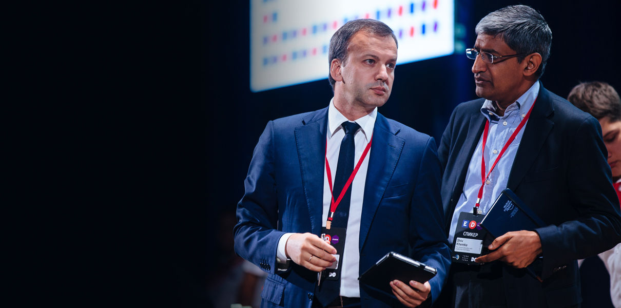 "В сфере образования надвигается огромное цунами"