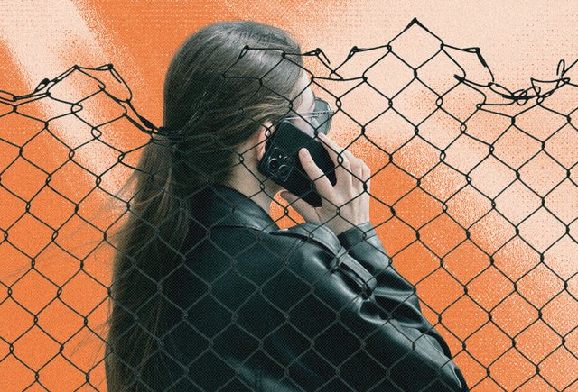 Почему взрослая дочь отдаляется, обвиняет меня в нарушении границ и говорит, что я ей не близка?
