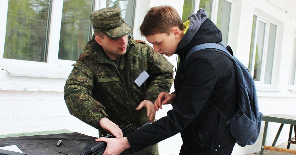 Детям участникам спецоперации. Учебные сборы. Военные сборы школьников. Военная подготовка. Учебные сборы в 10 классе.