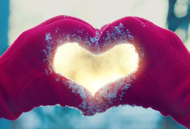 10 добрых дел перед Новым годом: ярмарки, онлайн-акции и приятные подарки