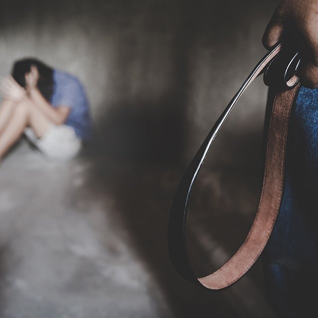 «В нашем обществе культ насилия». Адвокат Алексей Паршин объясняет, почему дело сестёр Хачатурян касается каждого