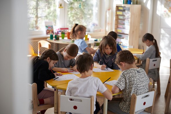 Дети занимаются в детском саду