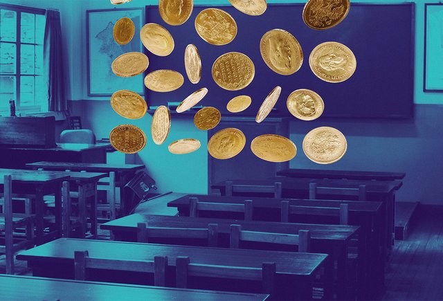 Новая система оплаты труда учителей: что говорят московские педагоги после первой четверти