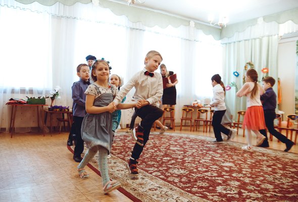 Десткий сад, группа, утренник, танец, ковер