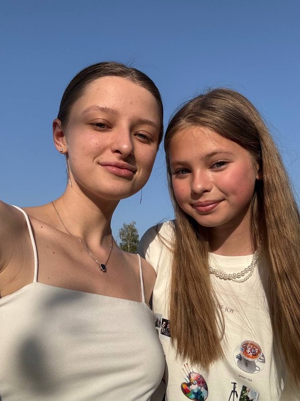 13-летняя девочка-блогер Соня. Художница