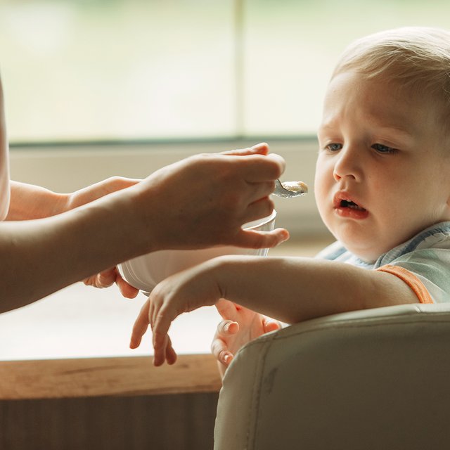 Ребёнок ест одно и то же, не хочет пробовать новое: нормально ли это