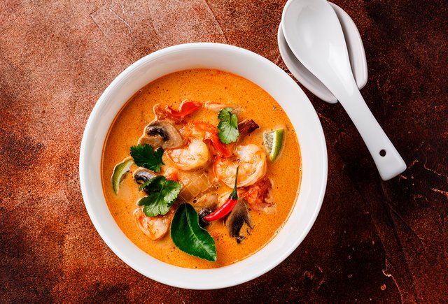 «Том ям», «Том Ям» или «том-ям»: как писать название супа правильно