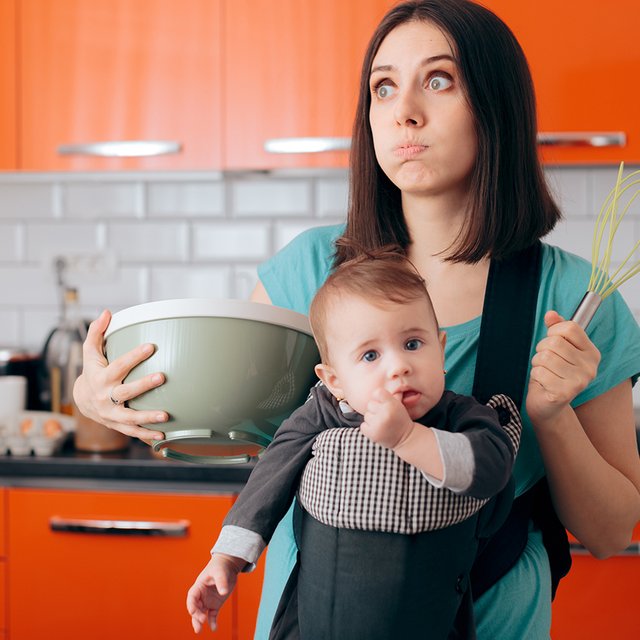 «Становлюсь пылью под ногами своих детей»: что такое интенсивное материнство