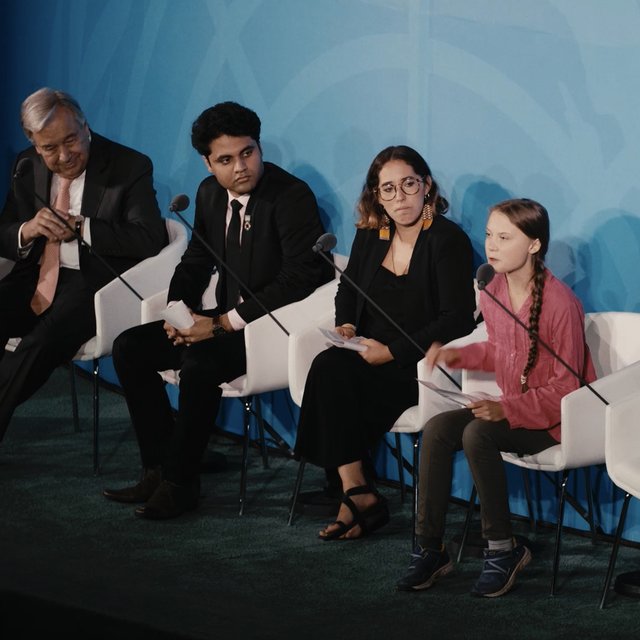 «Мне 17, но иногда чувствую себя на 48. Активизм истощает». Подростки — о борьбе за экологию