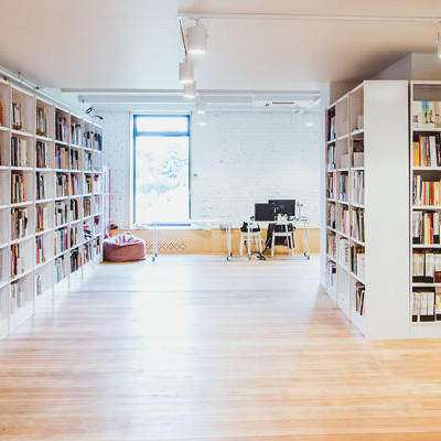 Почему лучше читать книги на бумаге