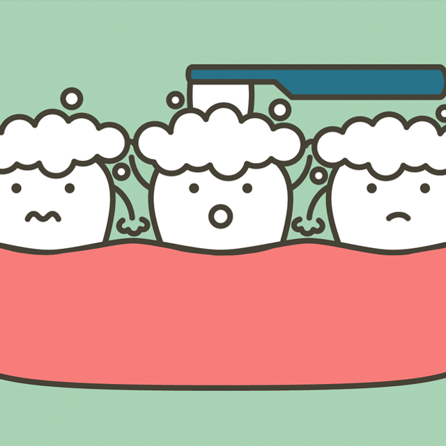 После чистки зубов у ребёнка кровоточат дёсны. Что делать?