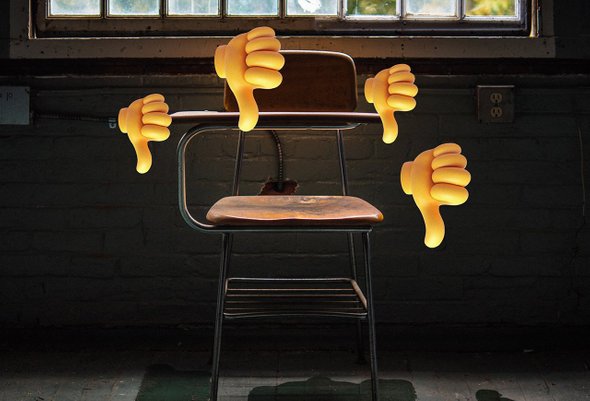 Учитель организовал парту позора в первом классе! Что-то можно с этим сделать?