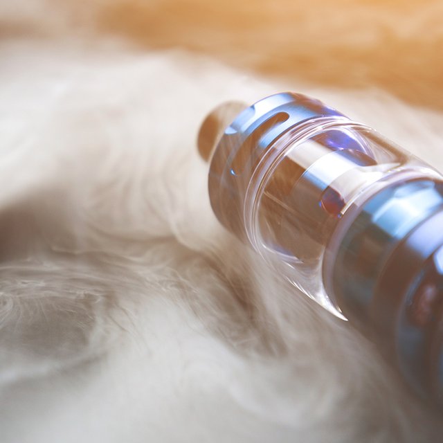 Что такое «болезнь вейперов», почему электронные сигареты взрываются и чем еще они опасны