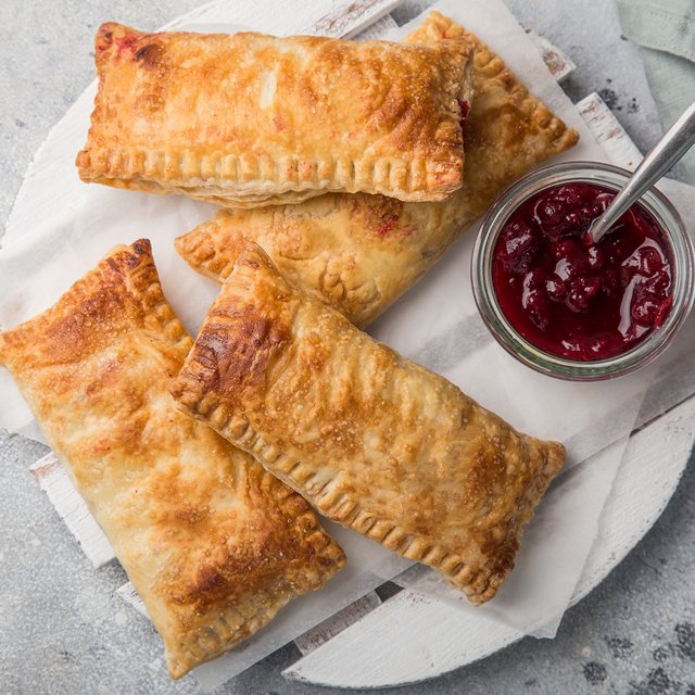 Вишневые пирожки из фастфуда: как приготовить их дома