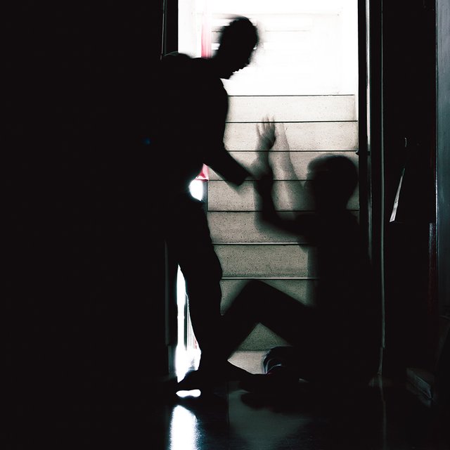 «Мы молим о помощи. Здесь страшно»: что известно о нападении подростков на восьмиклассника в московской школе №2120