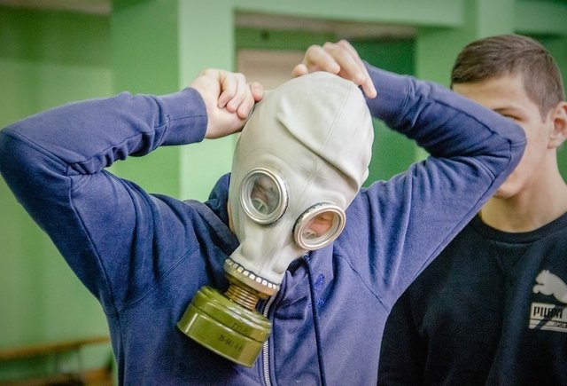 "В учебниках ОБЖ можно встретить просто чудовищные ошибки". Представитель МЧС - о советах в учебниках ОБЖ