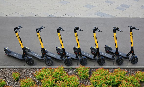 Каким будет сезон электросамокатов — 2025: новые правила, штрафы и ограничения