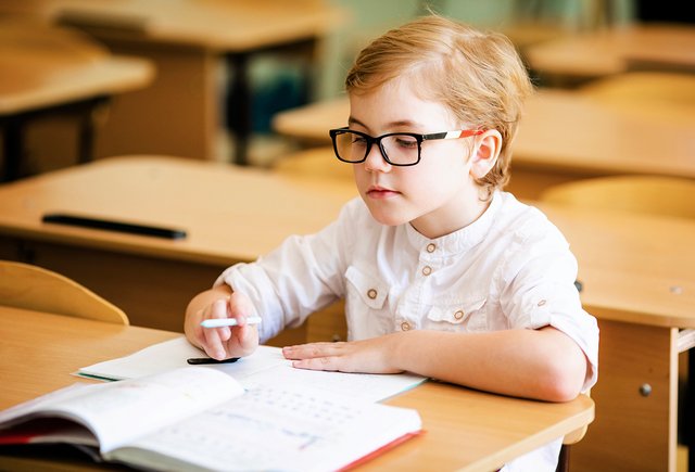 Школы проводят вступительные испытания в первый класс. Это законно?