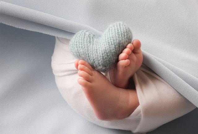 Кажется, моя 4-месячная дочка любит бабушку с дедушкой сильнее меня. Что с этим делать?