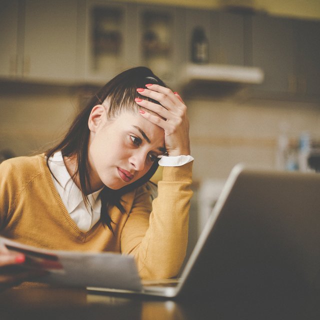 «Выходили с миллионом и сразу тратили». Как выпускники детских домов живут за их пределами