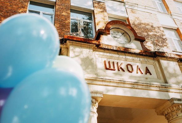 Здание школы. Честный и грустный монолог учителя истории с 30-летним стажем, который ищет работу — и очень не хочет бросать школу