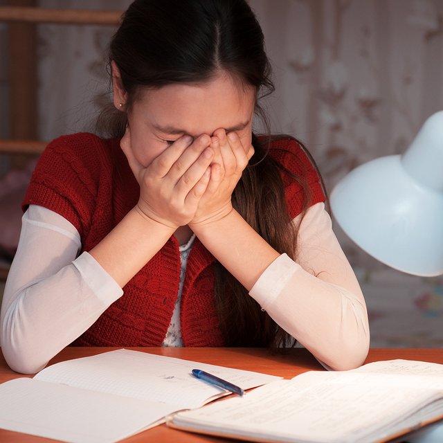 Дочь плачет, если кто-то получает оценку лучше, чем у нее: что делать