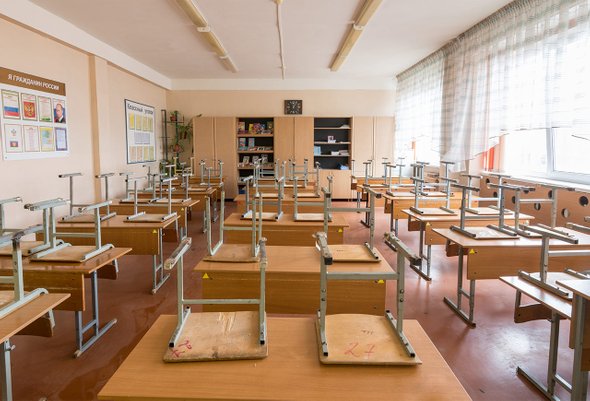 Парты, класс, школа