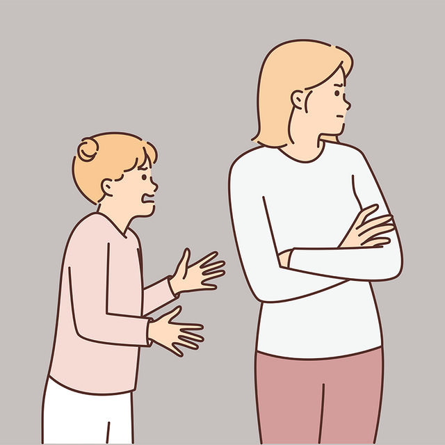 Мама не отпускает подростка в поездку с классом: как её переубедить