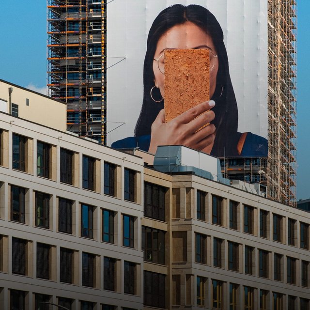 Меньше скроллишь — крепче спишь: зачем зумеры превращают телефоны в кирпич