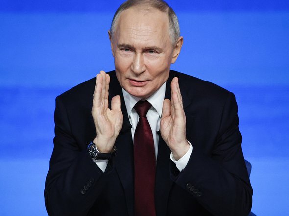 «Надо любить маму и рано женить и выдавать детей замуж»: заявления Владимира Путина на «Прямой линии — 2025»