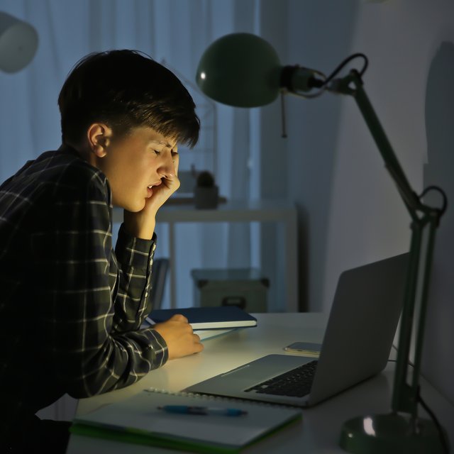 Проходные баллы упали, а отличники остались без мест? Как прошло поступление в вузы через "Госуслуги"