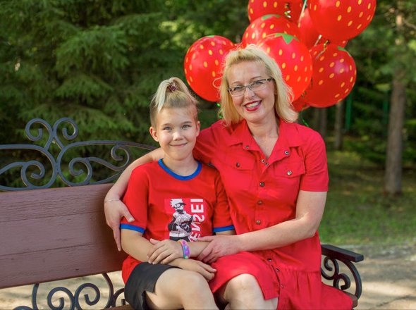 «Мать не работает, халявные деньги». Монолог мамы-блогера, сына которой стали травить из-за популярности в сети