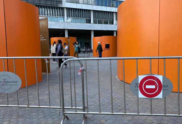 «Иначе взрослый мир не разбудить». Как и почему закрыли выставку с историями пропавших детей