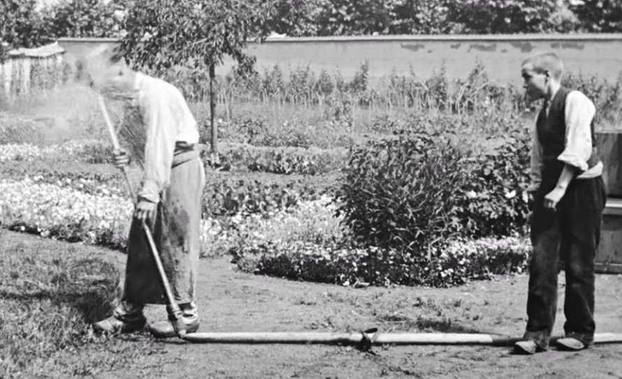 Политый поливальщик (0+)